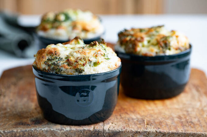 Petits flans soufflés express brocoli roquefort