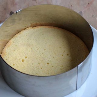 Biscuit cuit au fond du moule pour fraisier Thermomix
