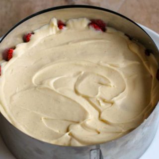 garniture du fraisier Thermomix avec la crème diplomate