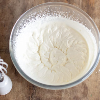 Crème fouettée pour le gâteau royal au chocolat au Thermomix