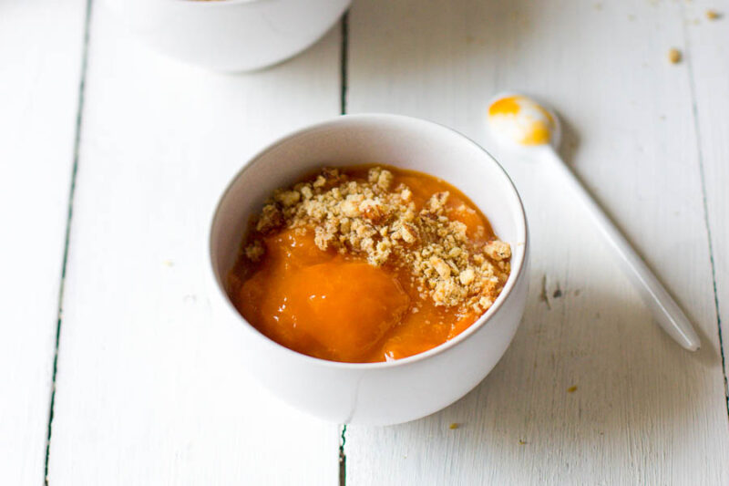 Compotée d'abricots au Thermomix {Et croustillant noisette} • Yummix