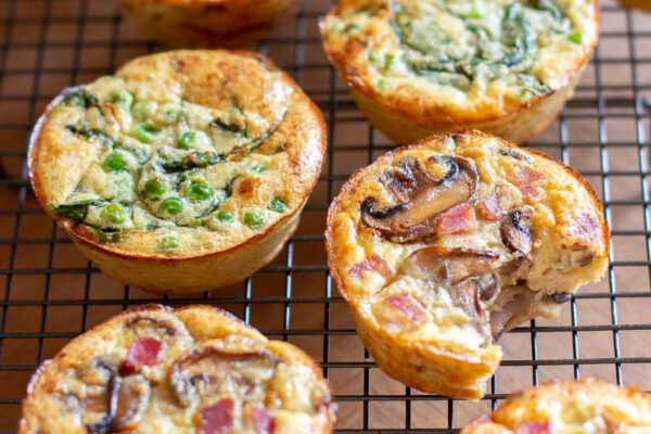 Mini quiches sans pâte au Thermomix • Yummix