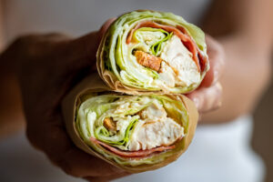 Wraps de laitue au poulet façon salade césar au Thermomix